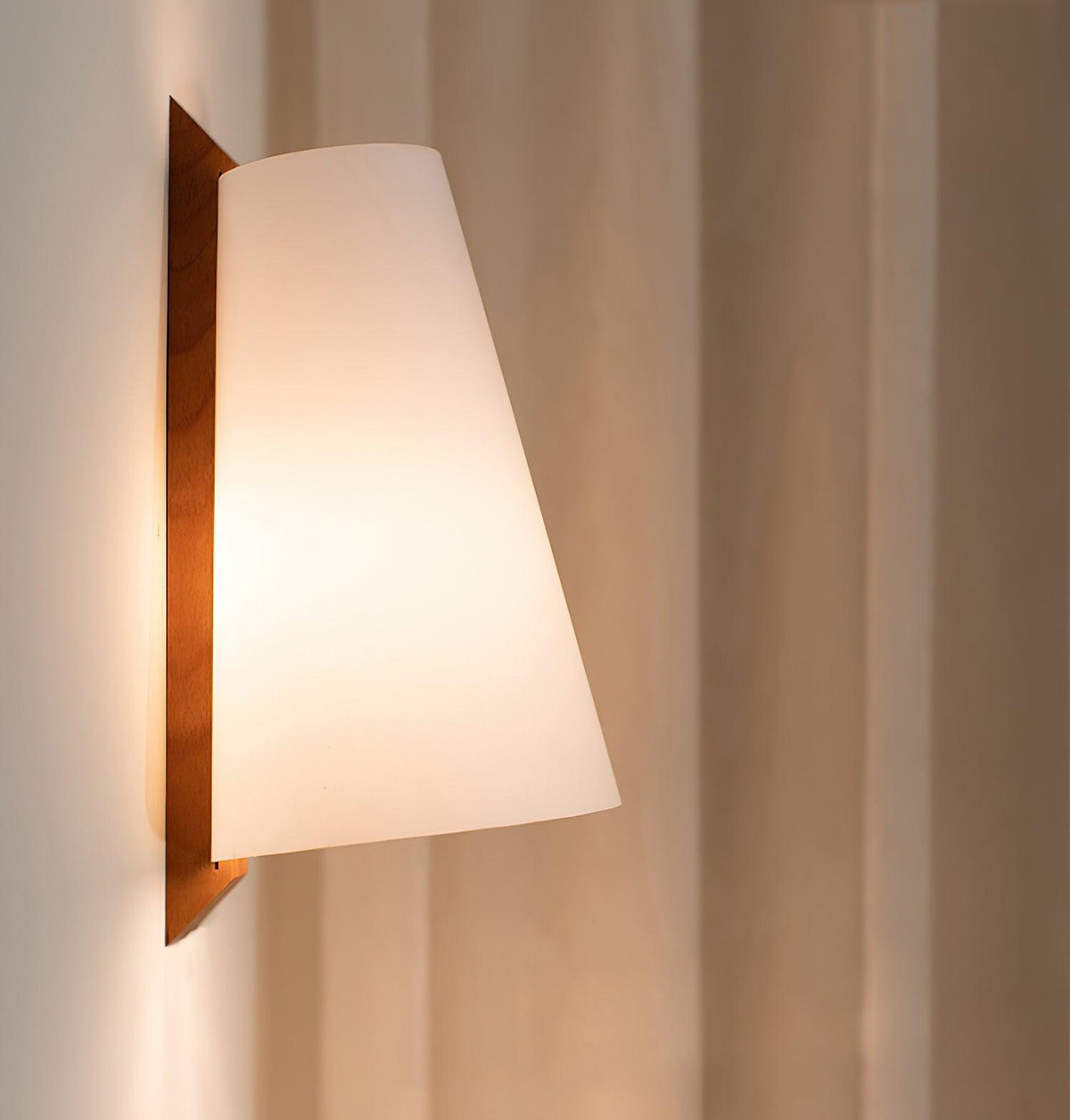 Miriam Moderne minimalistische wandlamp van kunststof