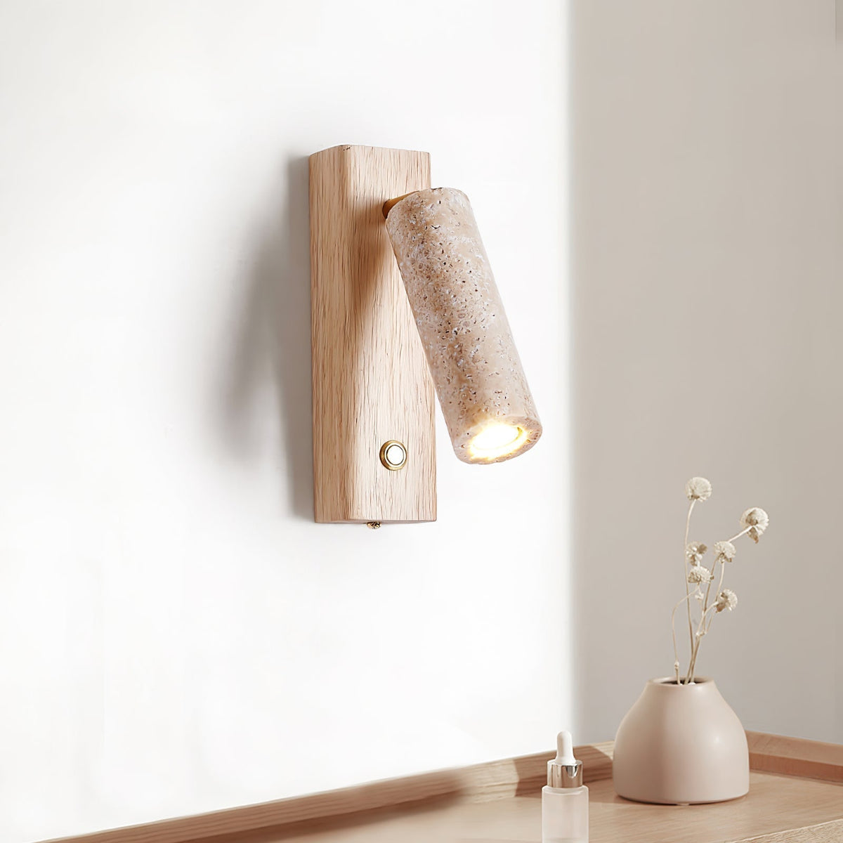 Valeaya cilindrische wandlamp van geel travertin