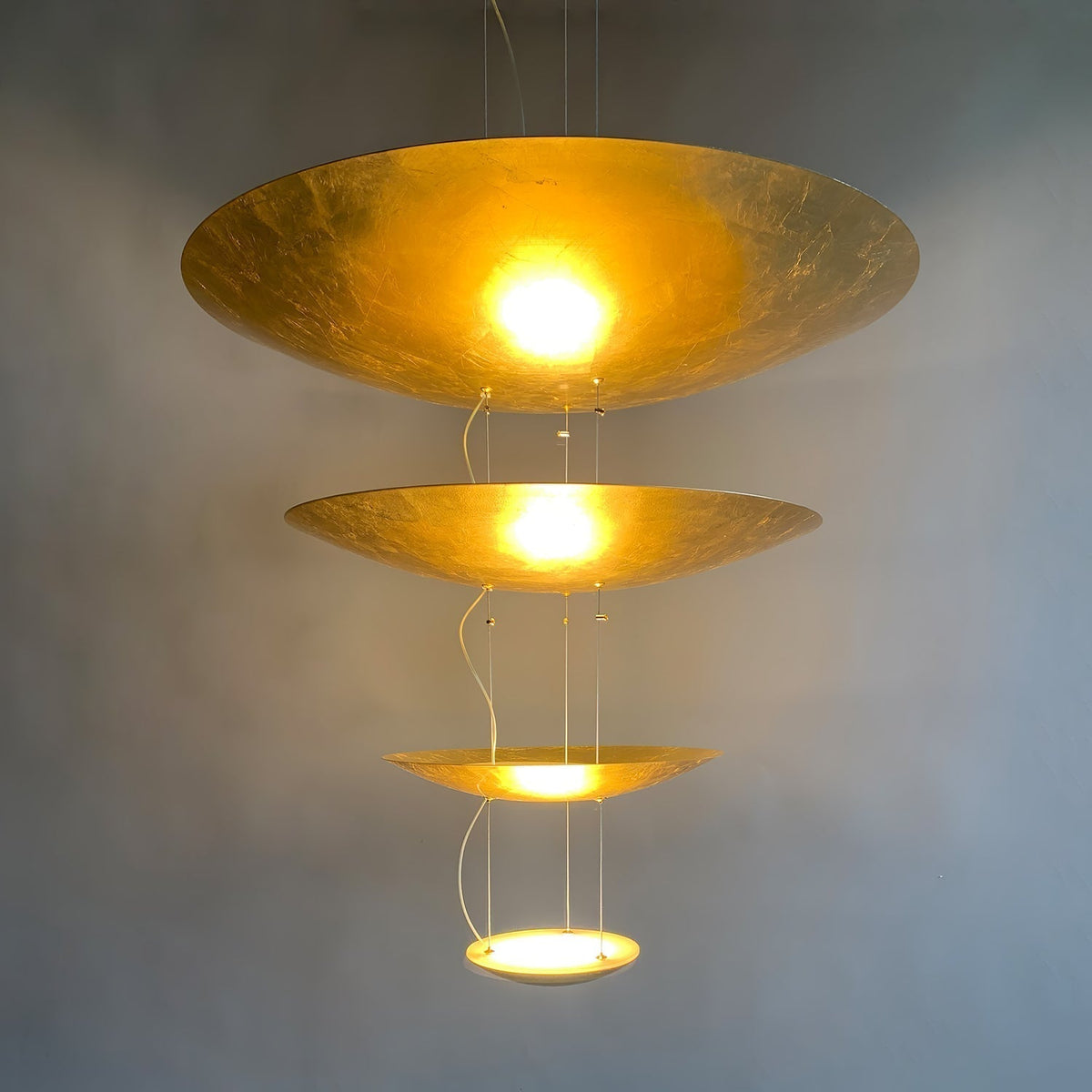 Phelion gelaagde hanglamp van goudfolie