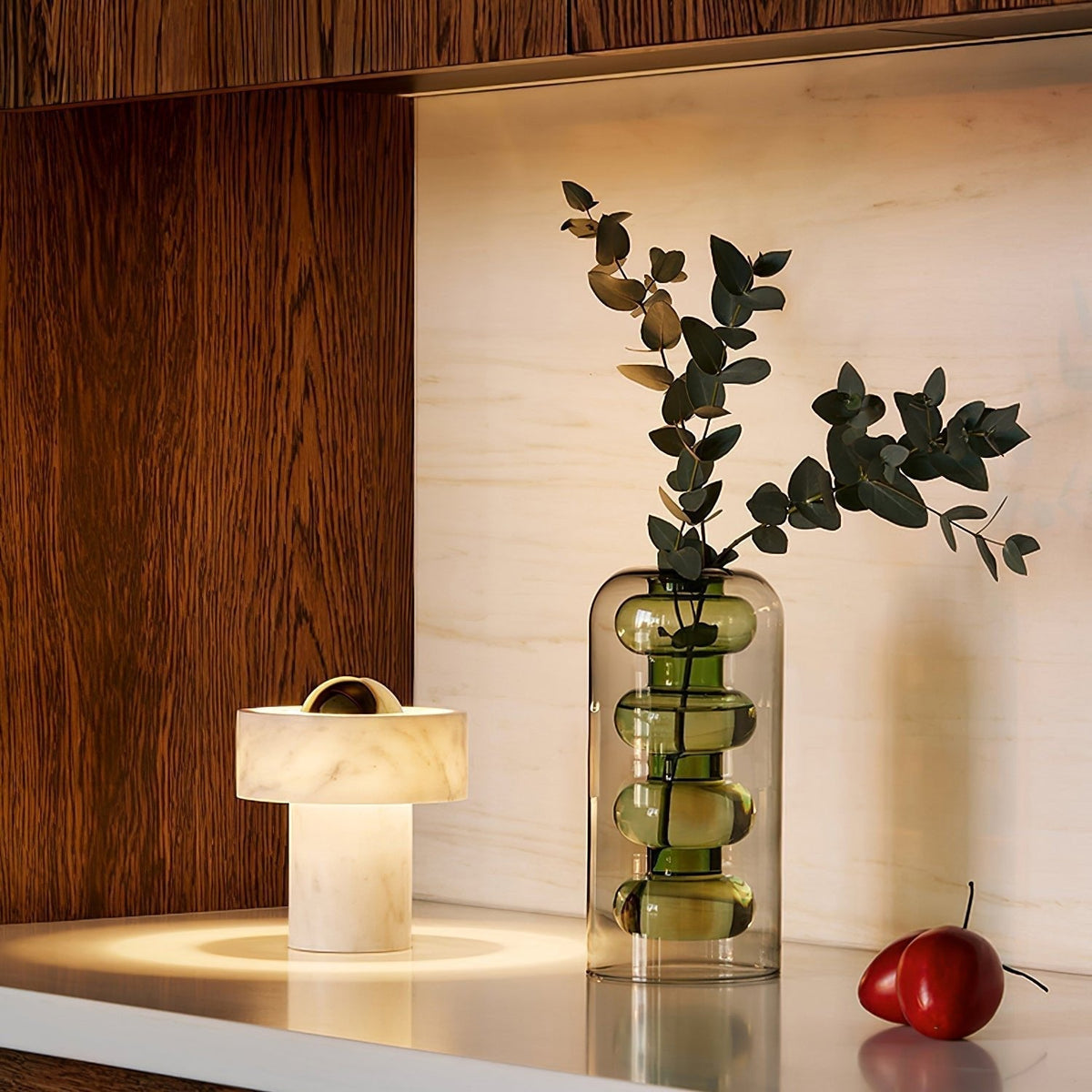 Petoaine tafellamp met marmeren aura