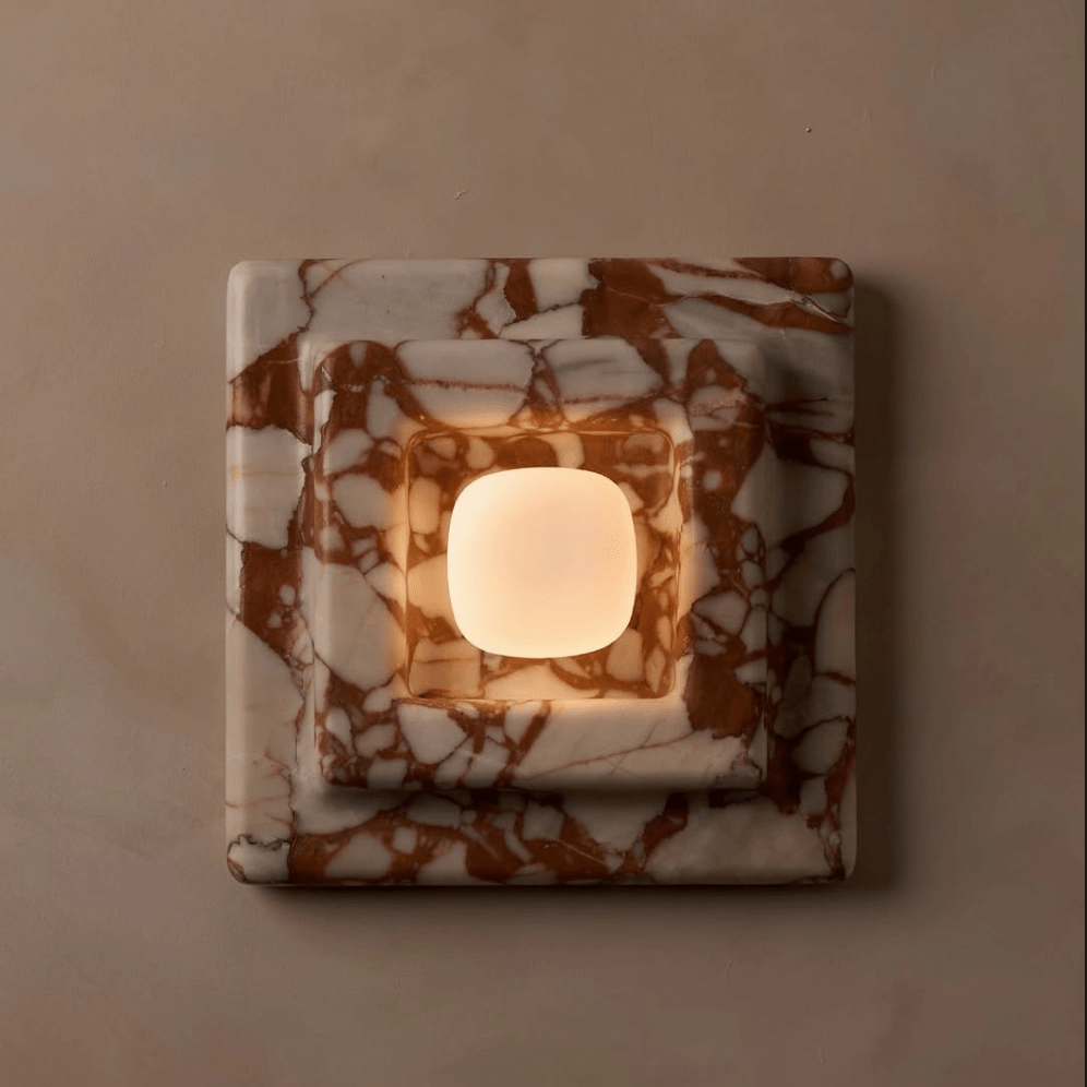 Ziv wandlamp met vierkante lagen van heatherhout en marmer
