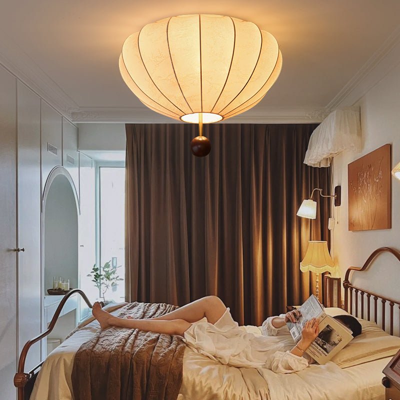 Rinelora plafondlamp van walnoothout en beige stof
