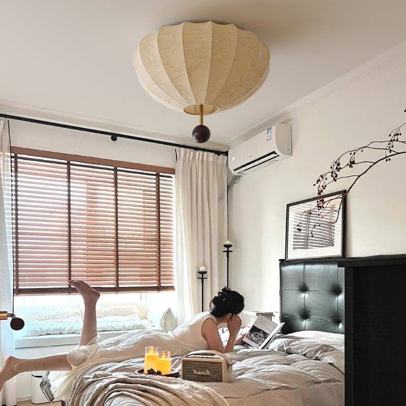 Rinelora plafondlamp van walnoothout en beige stof