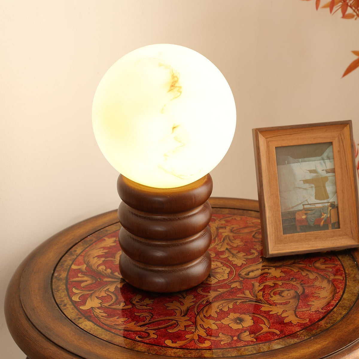 Novar Houten eigentijdse tafellamp in Contemporaine Stijl