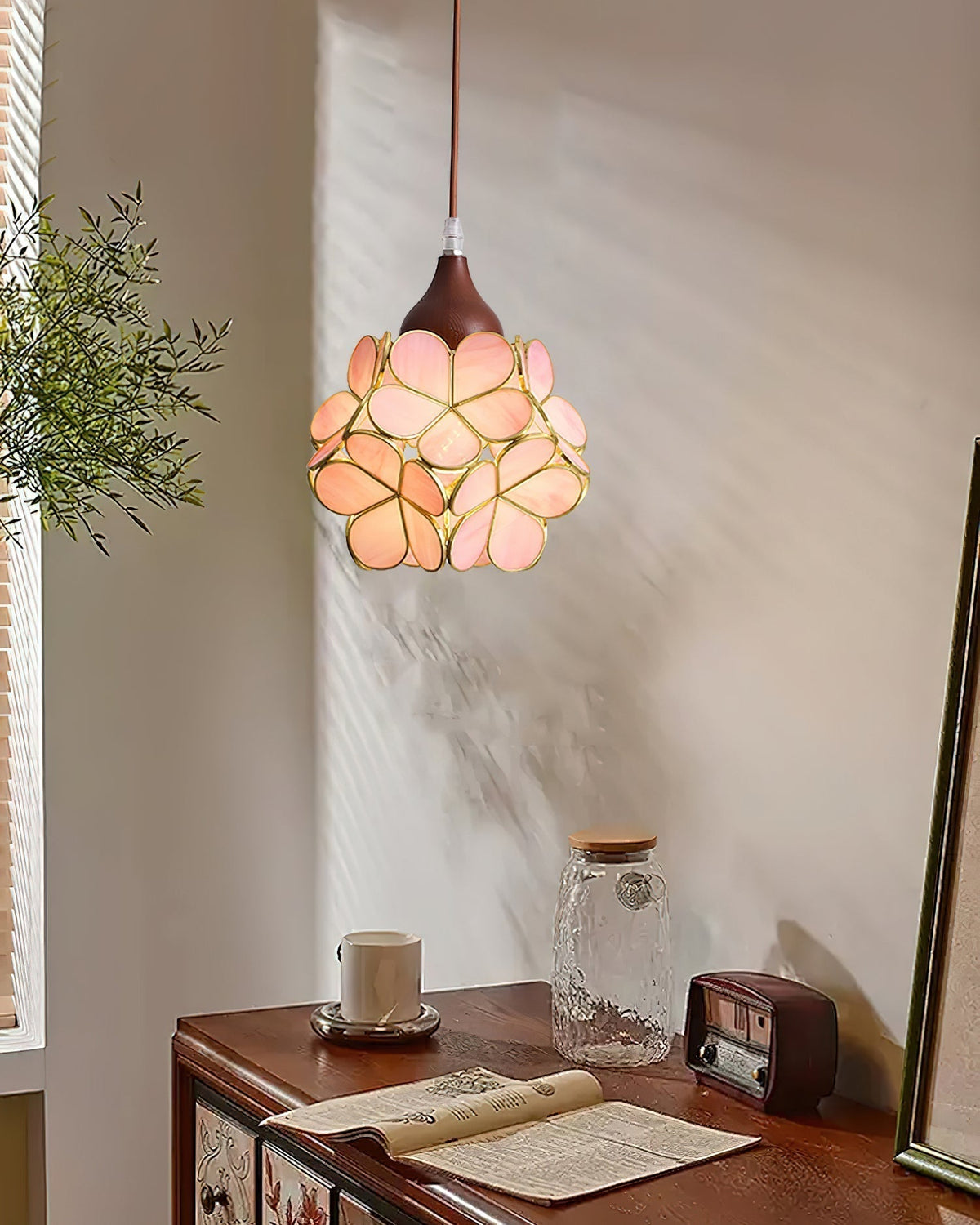 Velina hanglamp met roze bloemblaadjes
