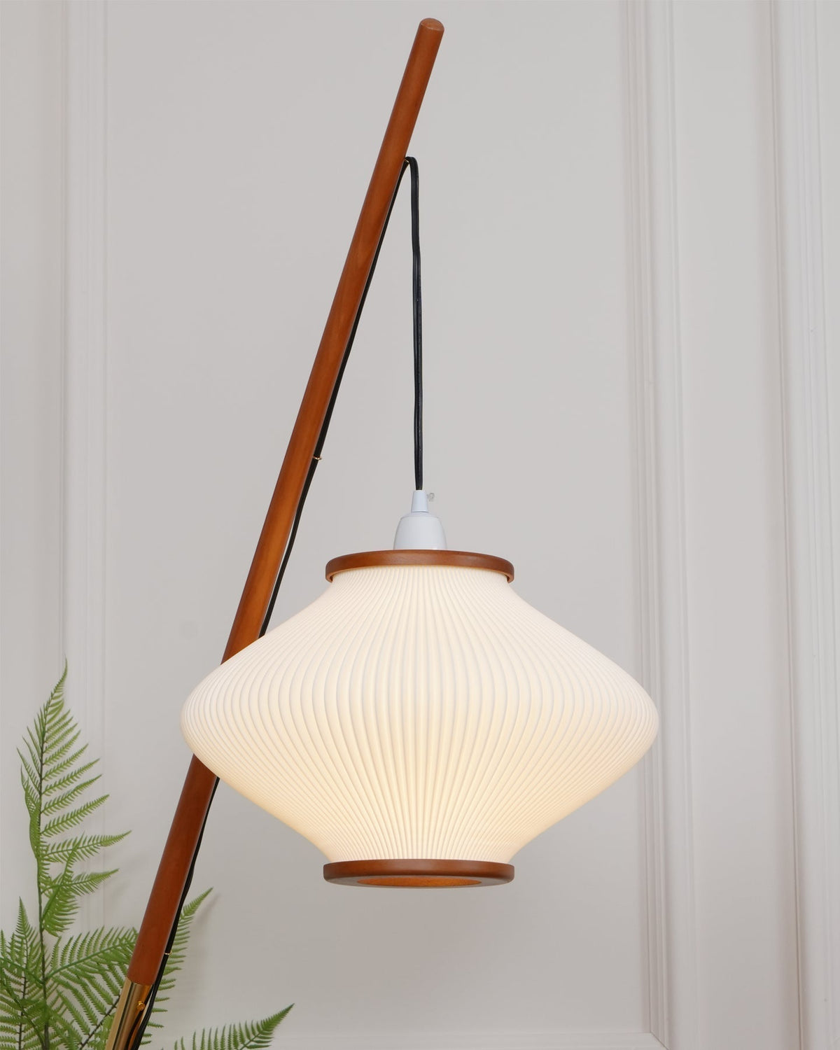 Ervenil Mid Century vloerlamp van glas van en Esenhout