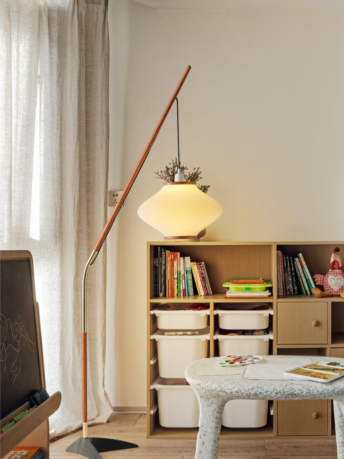 Ervenil Mid Century vloerlamp van glas van en Esenhout