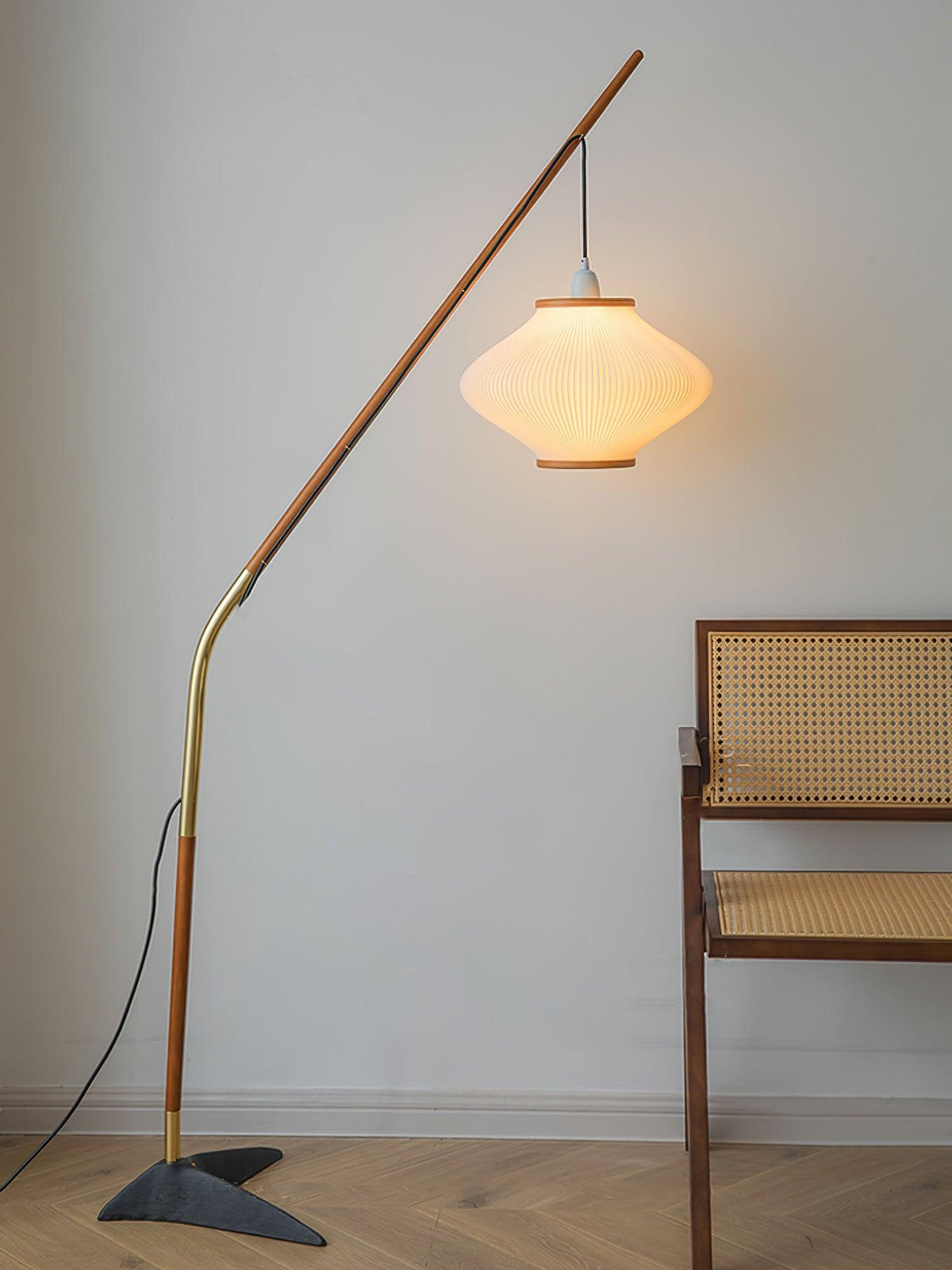 Ervenil Mid Century vloerlamp van glas van en Esenhout