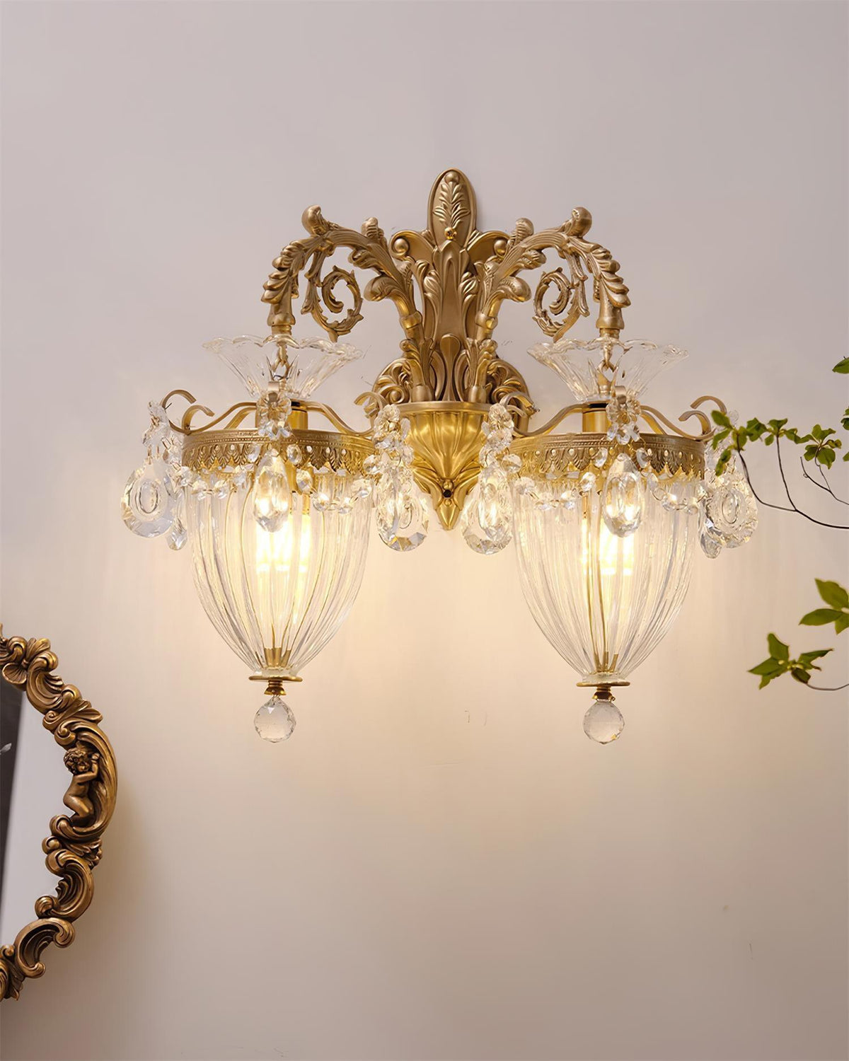Vireon wandlamp goudkleurige afwerking dubbele wandlamp modern
