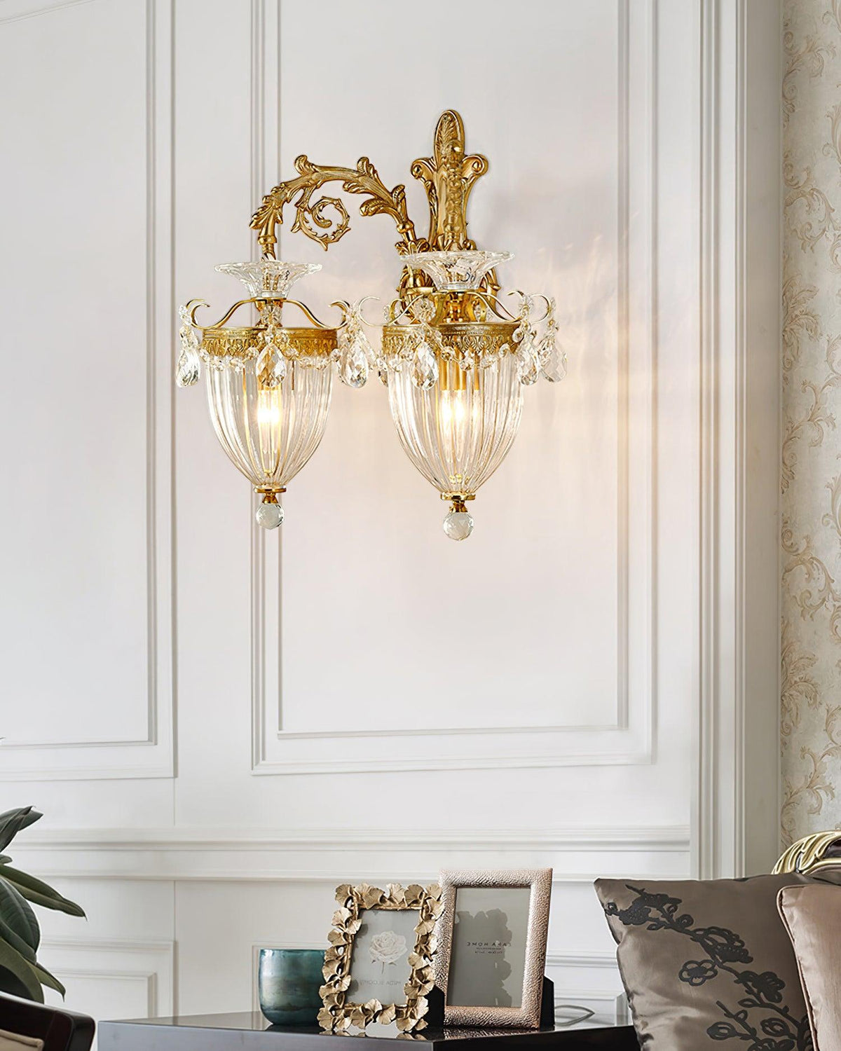 Vireon wandlamp goudkleurige afwerking dubbele wandlamp modern