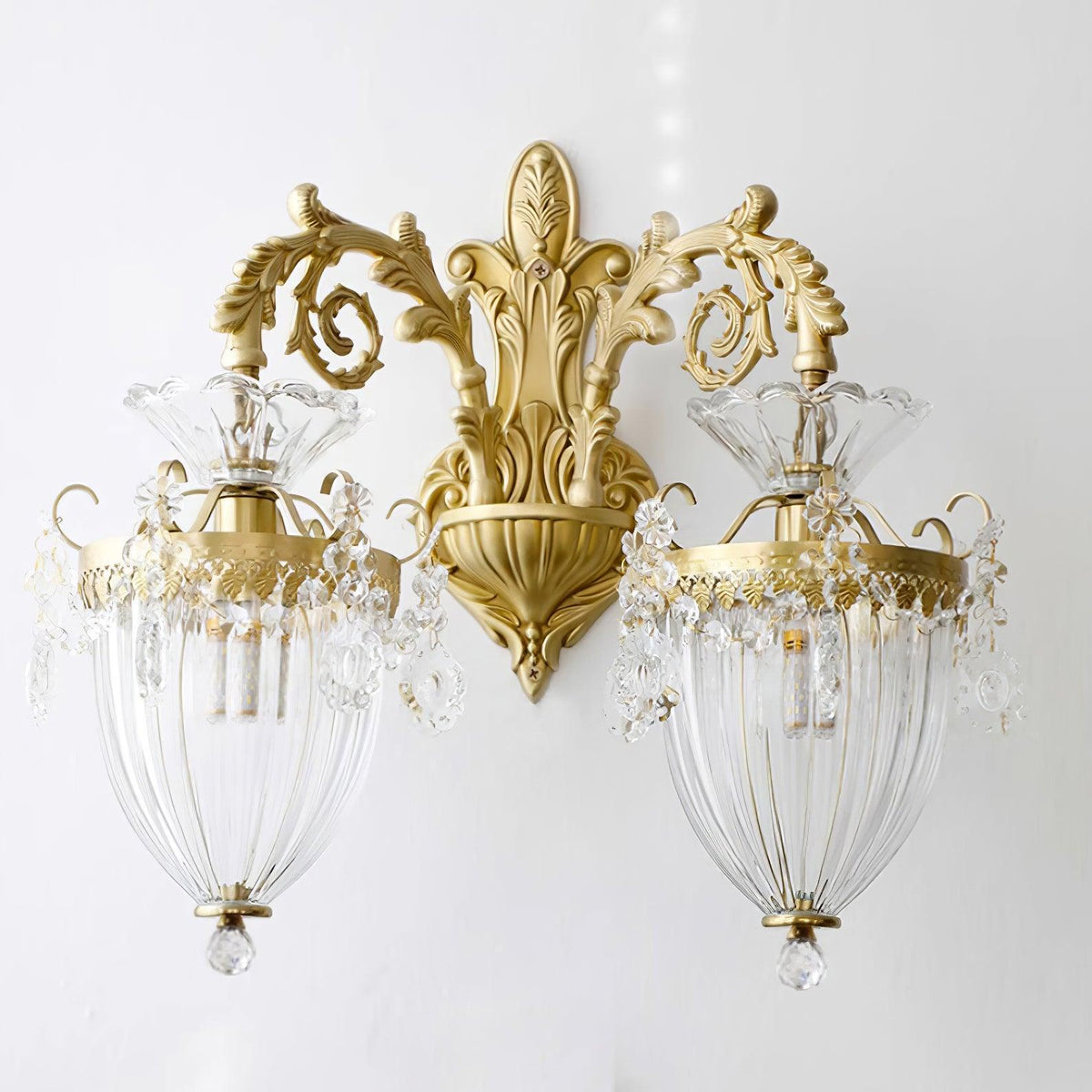 Vireon wandlamp goudkleurige afwerking dubbele wandlamp modern