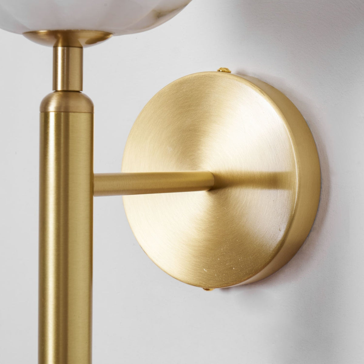 Ysoline wandlamp met stekker in albast