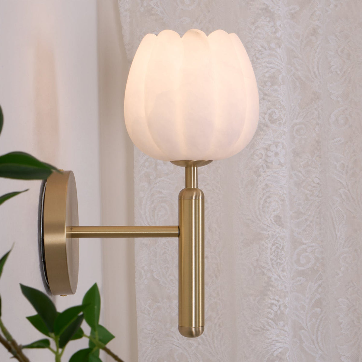 Nivarina Floral albasten wandlamp van messing