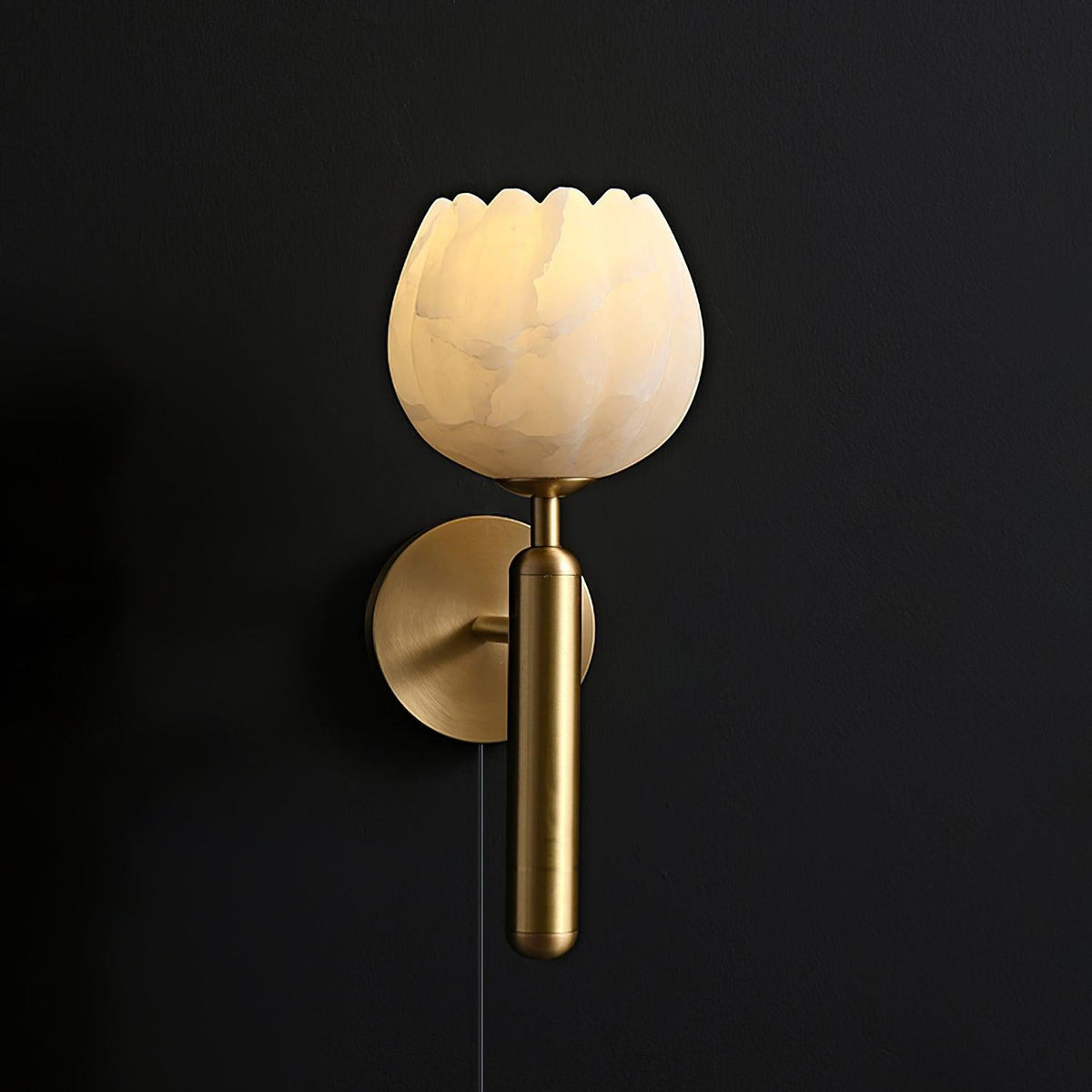 Ysoline wandlamp met stekker in albast