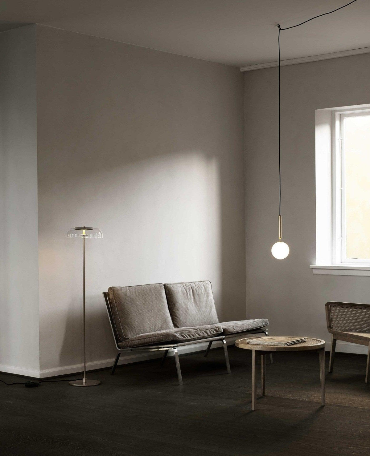 Azorila Moderne Minimalistische hanglamp van messing met glas