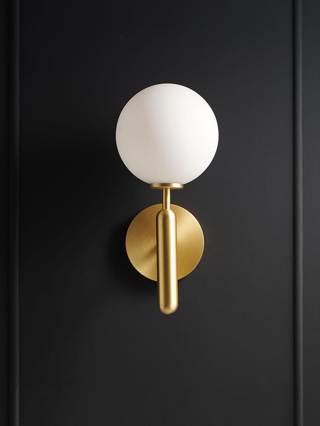 Ilirila Moderne minimalistische wandlamp van messing met glas