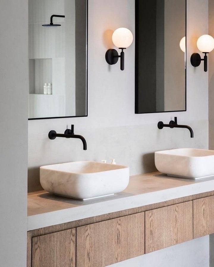 Ilirila Moderne minimalistische wandlamp van messing met glas