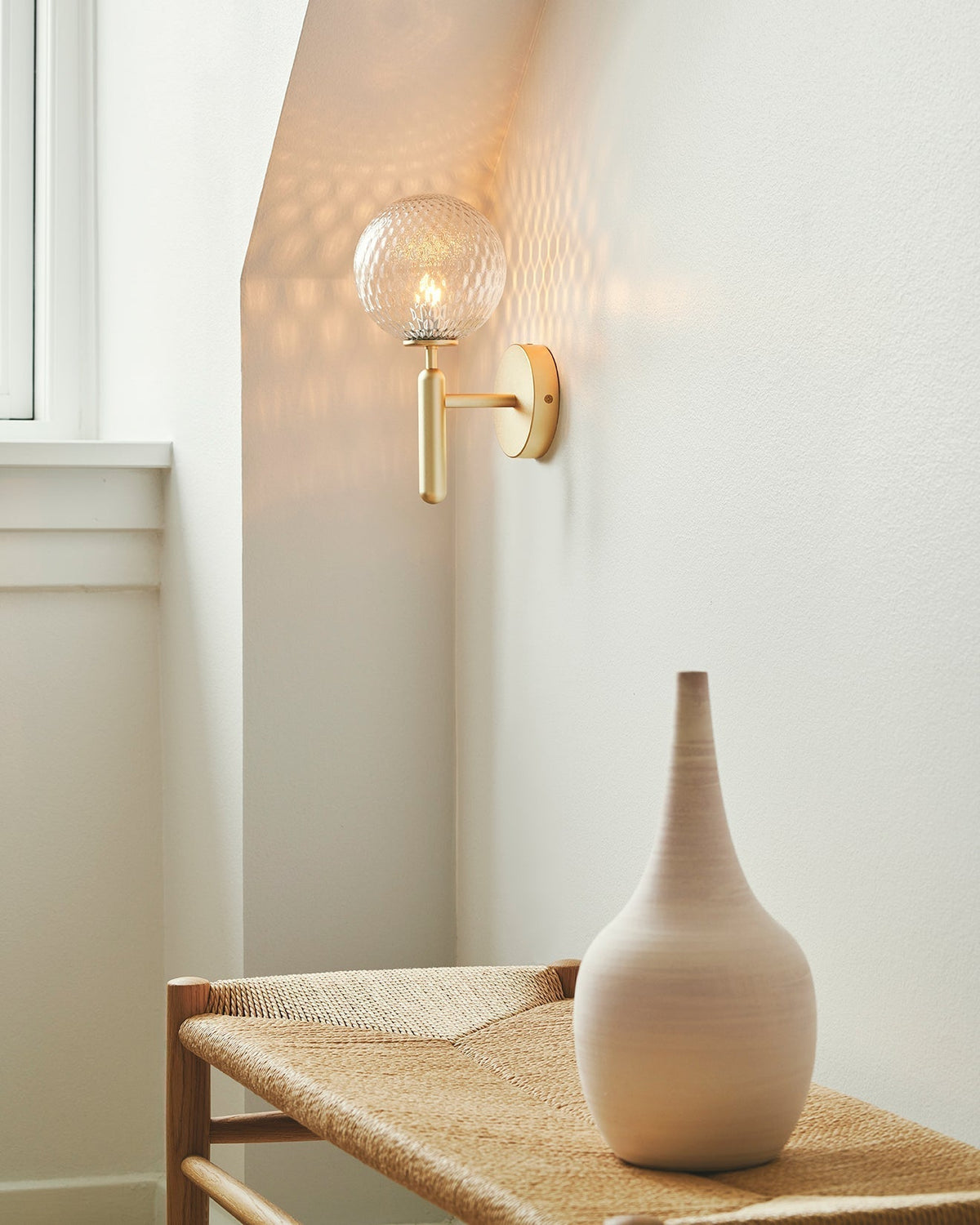 Ilirila Moderne minimalistische wandlamp van messing met glas