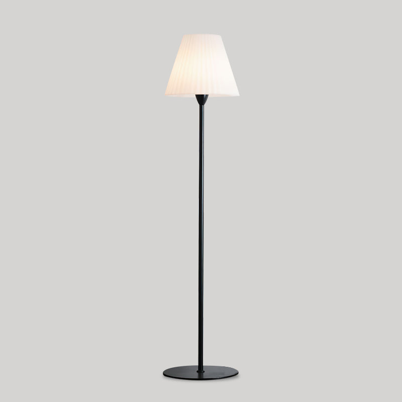Pleaty vloerlamp