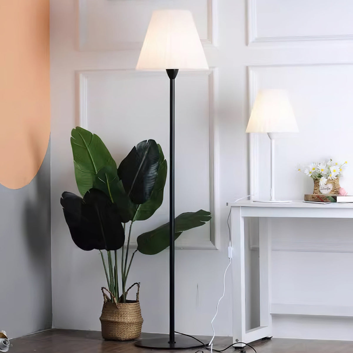 Pleaty vloerlamp