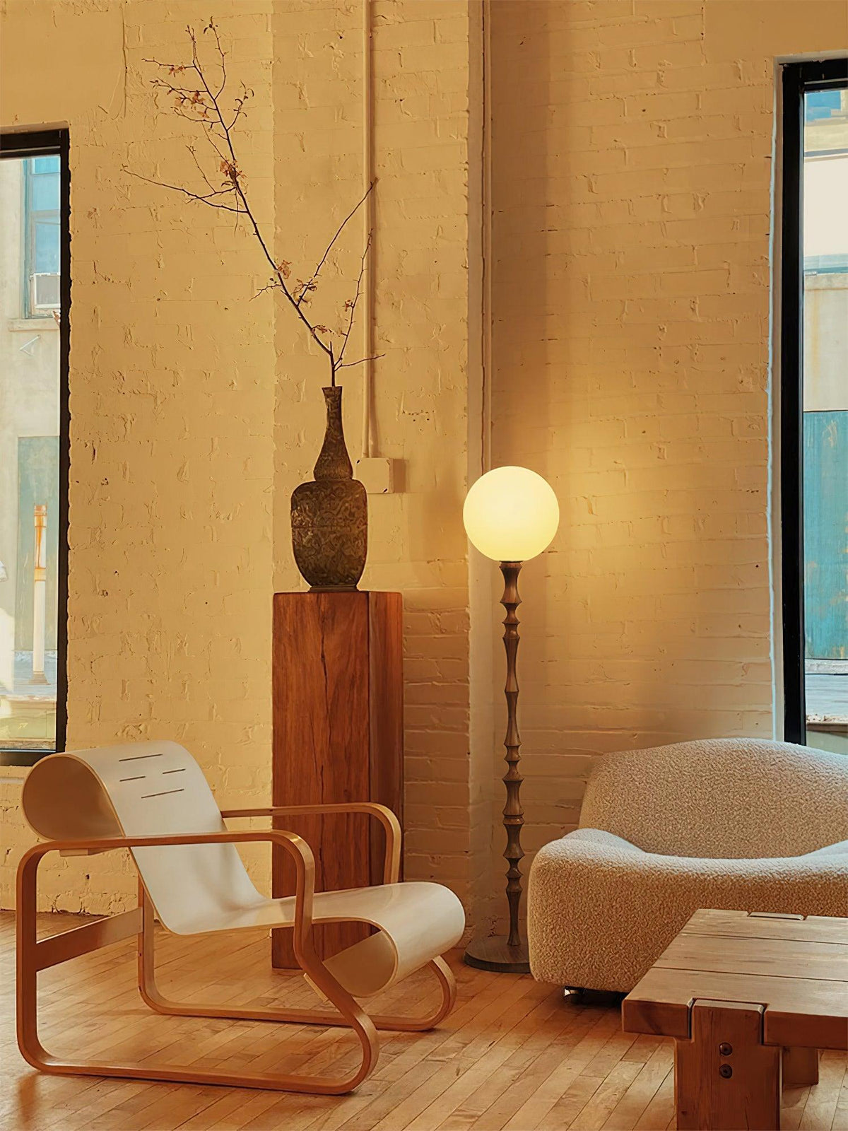Vilten elegante vloerlamp van walnoot