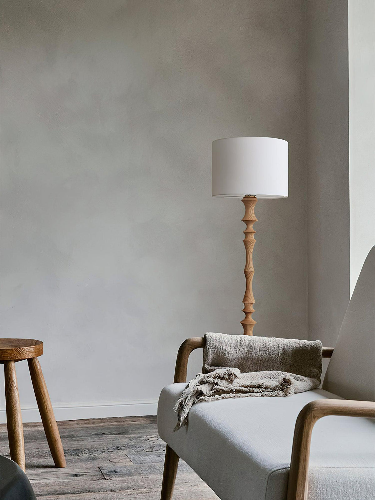 Vilten elegante vloerlamp van walnoot