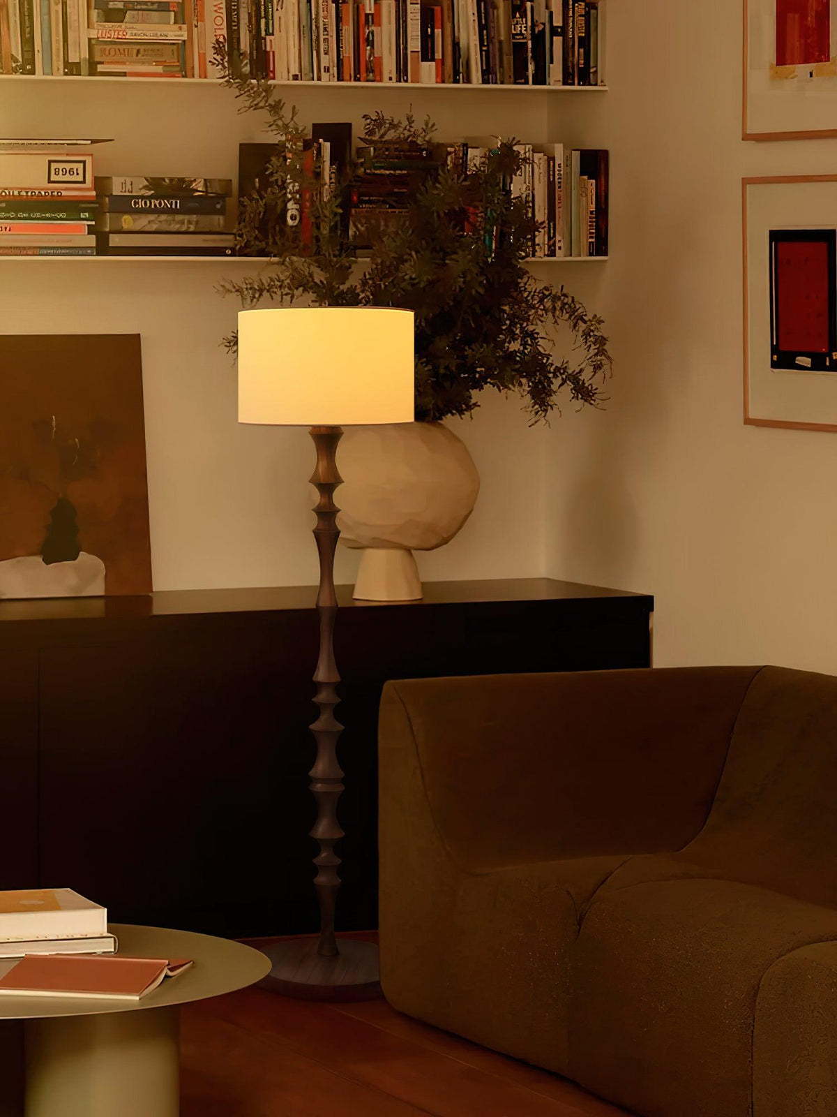 Vilten elegante vloerlamp van walnoot