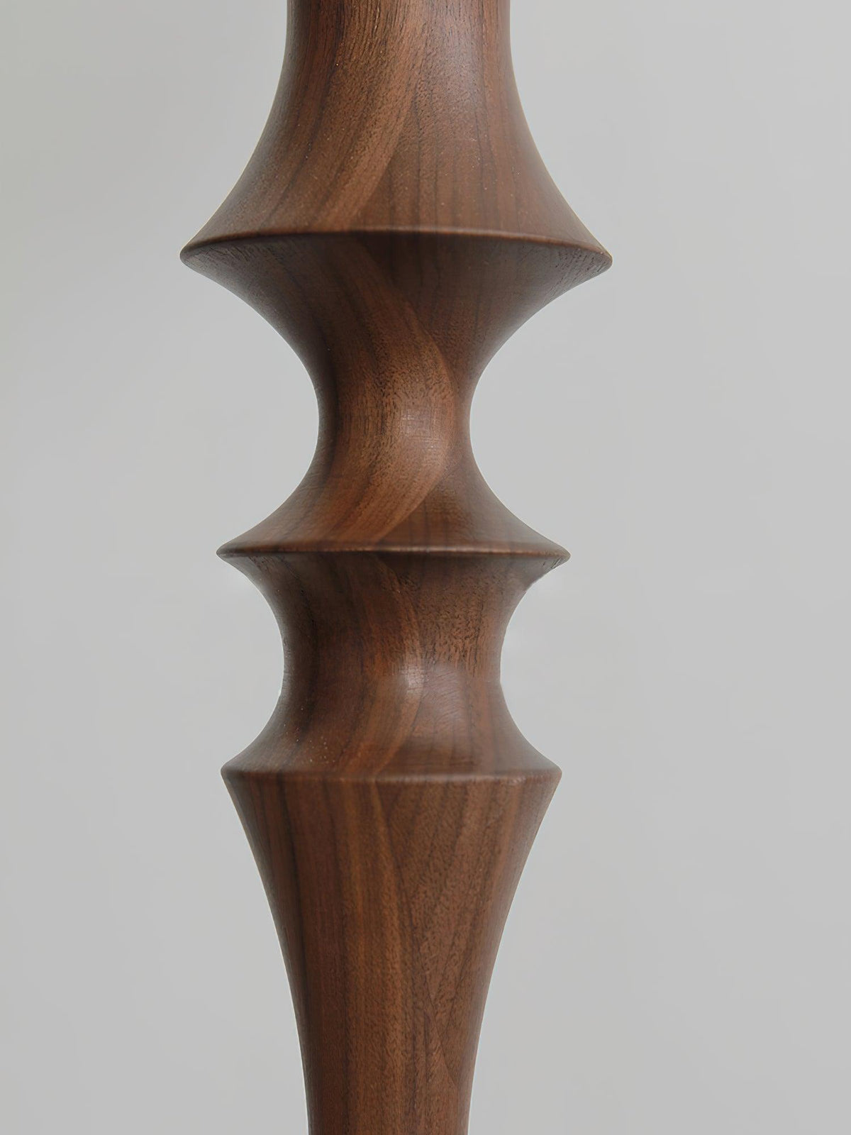 Vilten elegante vloerlamp van walnoot