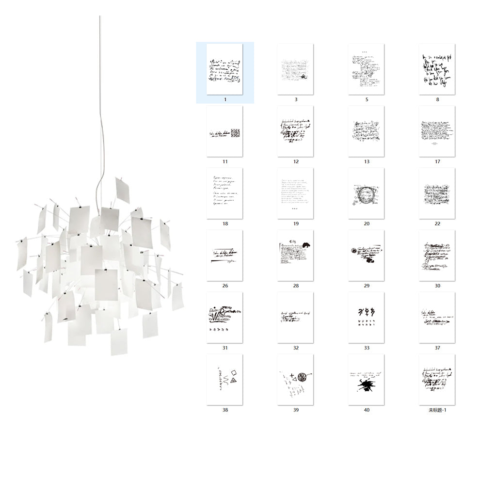 Moderne kroonluchter met kleurrijke witte kaarten en whimsisch ontwerp