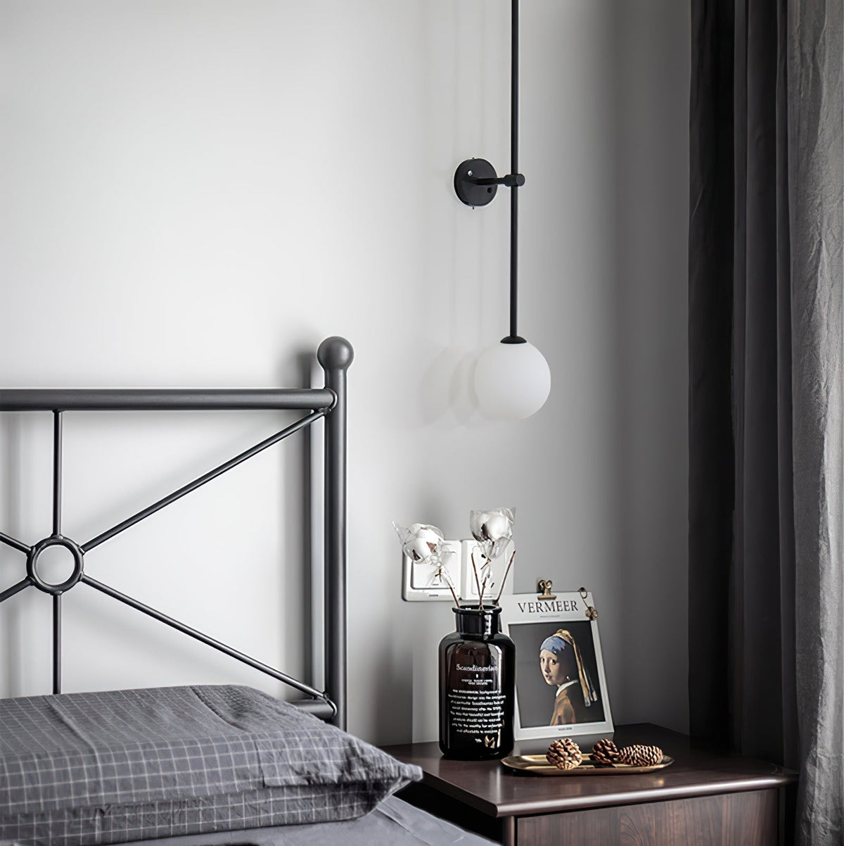 Veluelle Moderne minimalistische wandlamp met mobiele glaskogel