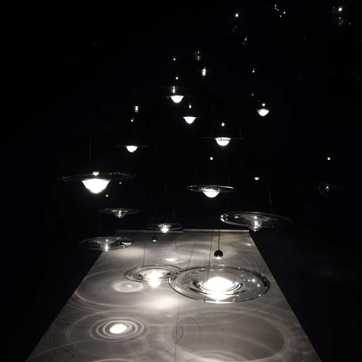 Aurivine hanglamp van messing met minimalistisch ontwerp