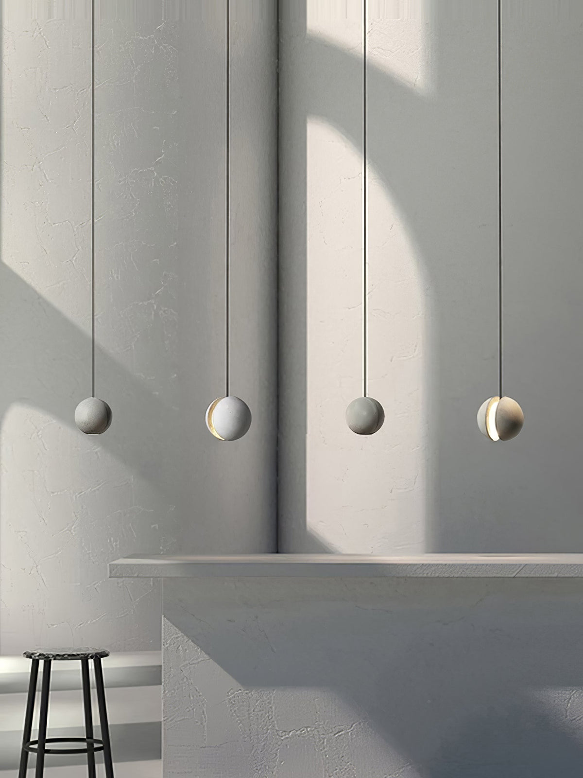 Umi hanglamp van beton met bolvormige maan Minimalistisch