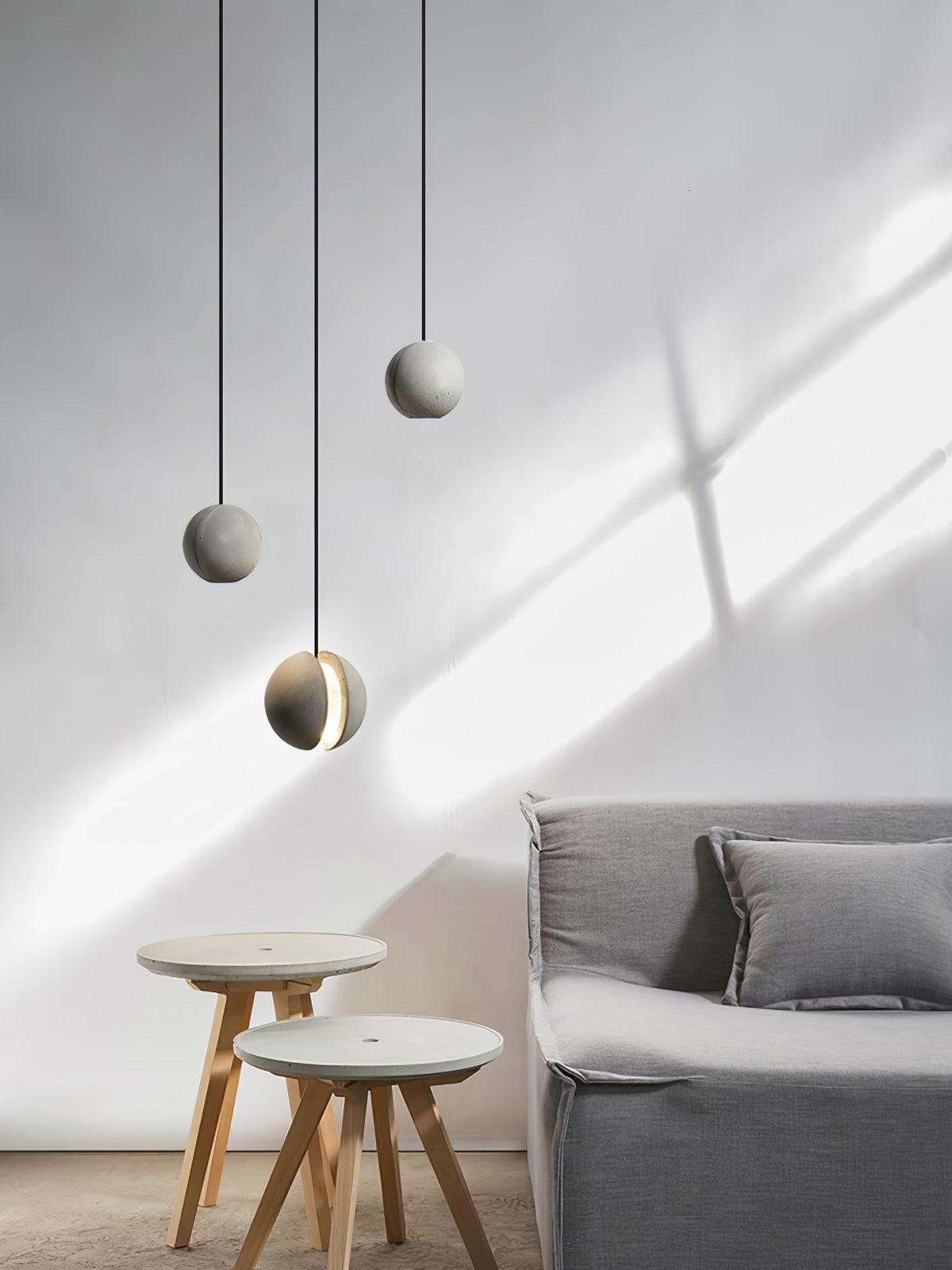 Umi hanglamp van beton met bolvormige maan Minimalistisch
