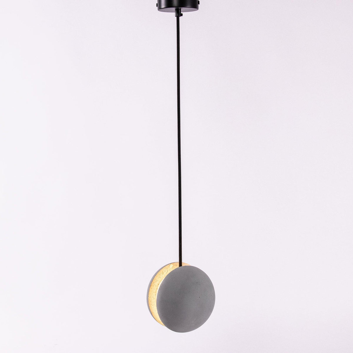 Umi hanglamp van beton met bolvormige maan Minimalistisch