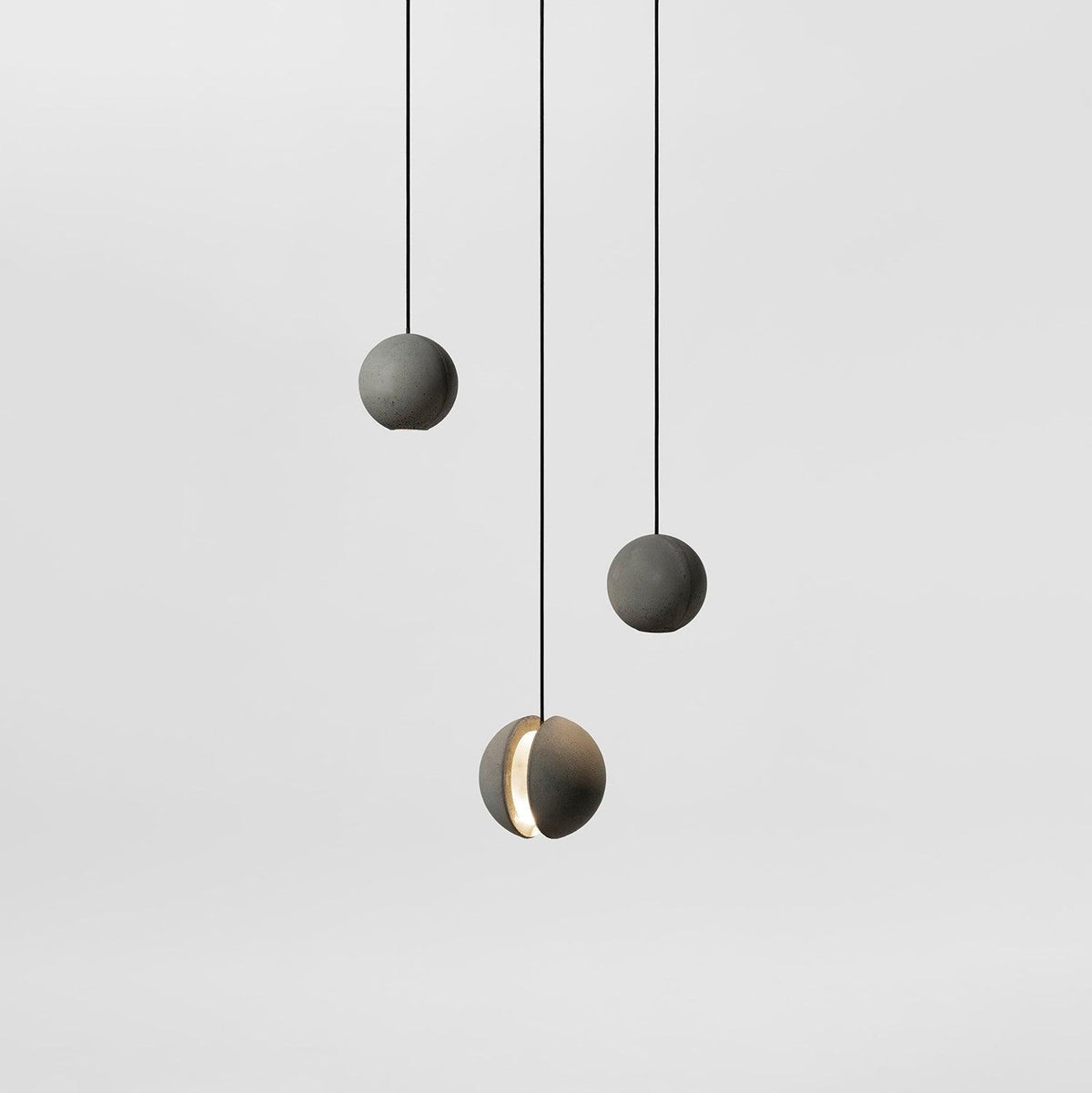 Umi hanglamp van beton met bolvormige maan Minimalistisch