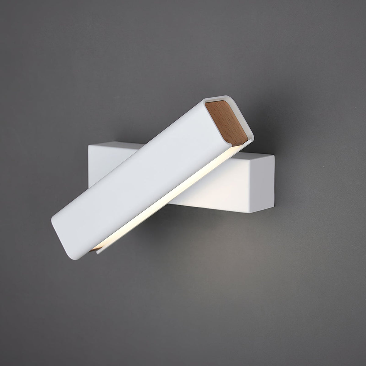 Olvynora wandlamp