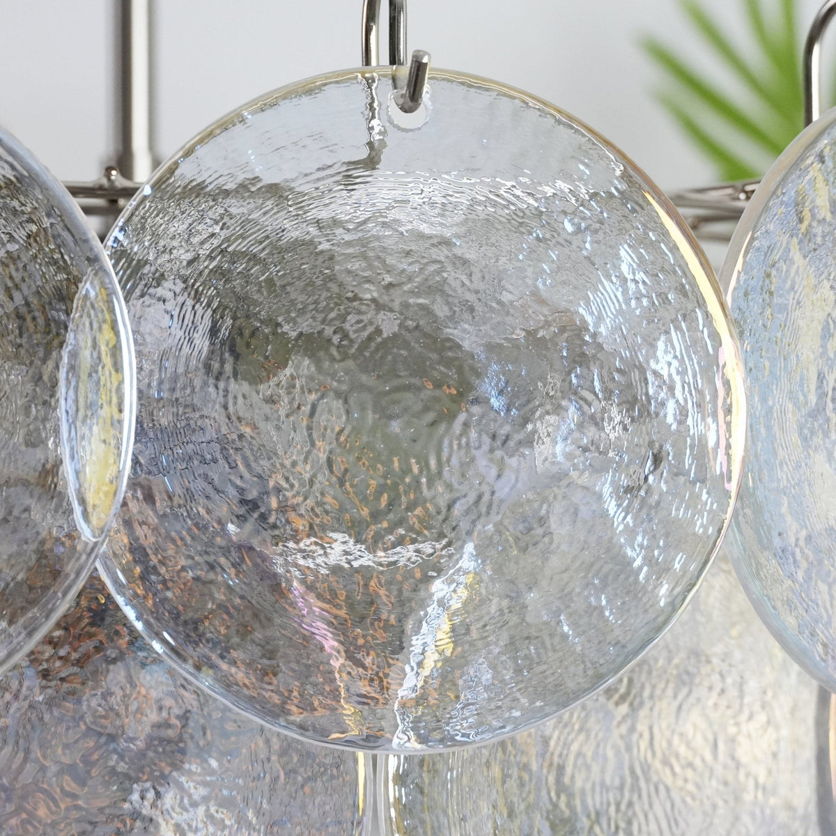 Liorerora kroonluchter met iriserend Murano-glas schijf
