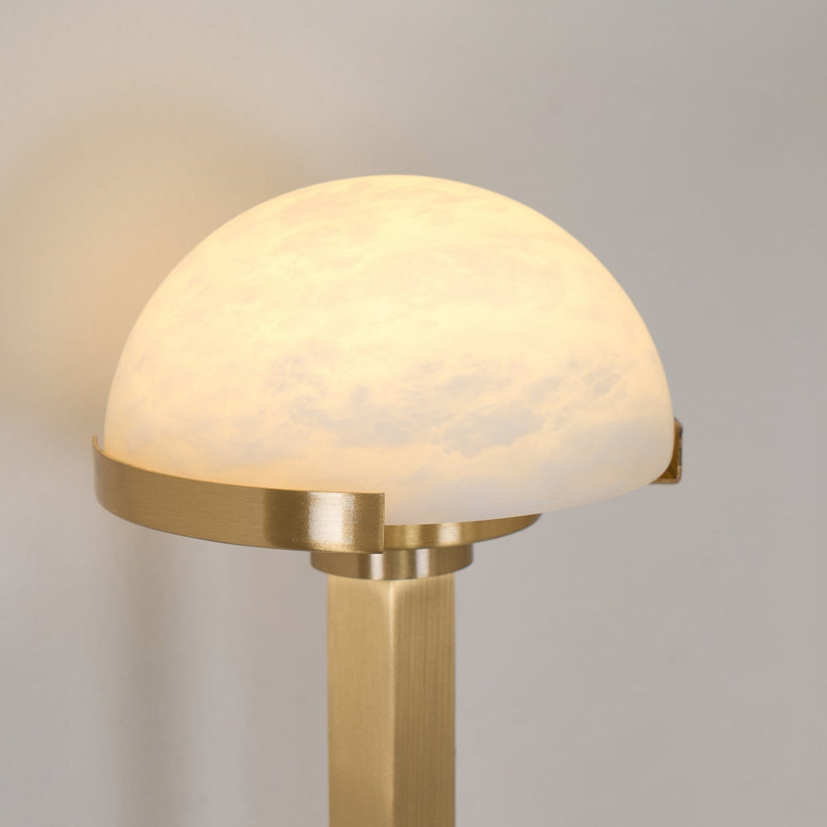 Vitalira dubbele albasten wandlamp met goudkleurige afwerking