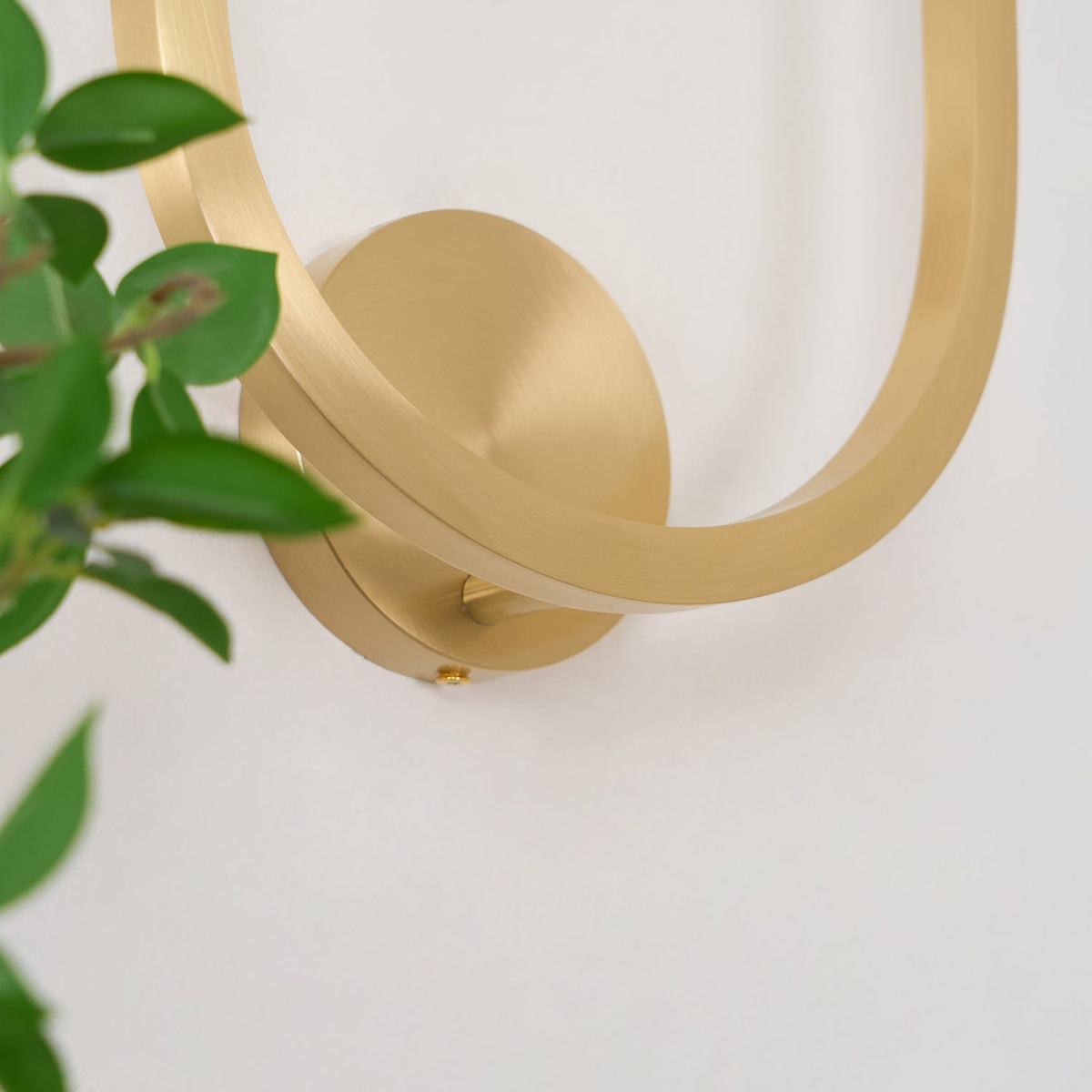 Vitalira dubbele albasten wandlamp met goudkleurige afwerking