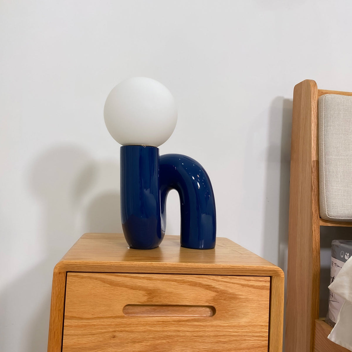 Soreeon tafellamp Playful N-vorm volledig wit