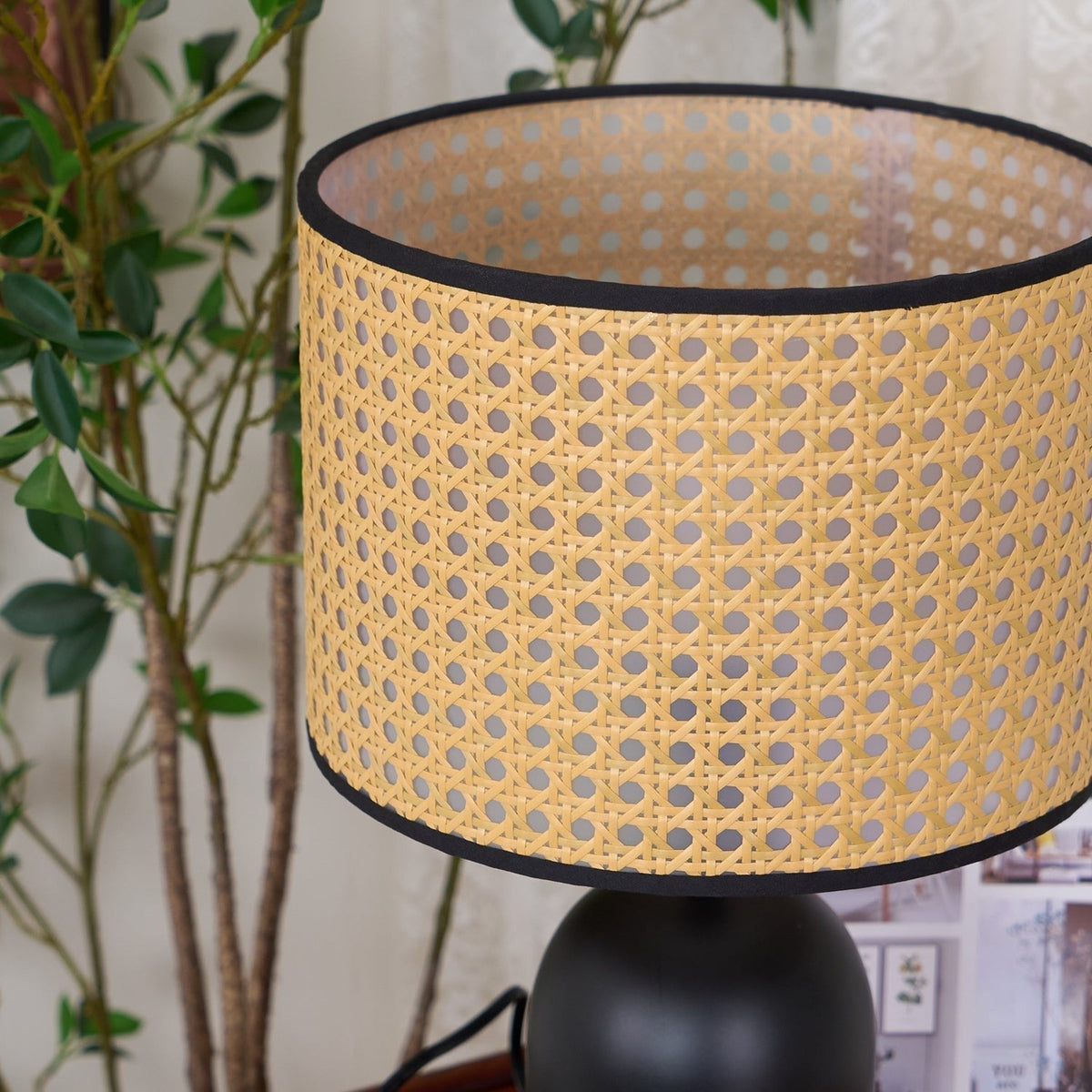 Ravarielle moderne tafellamp van bamboe