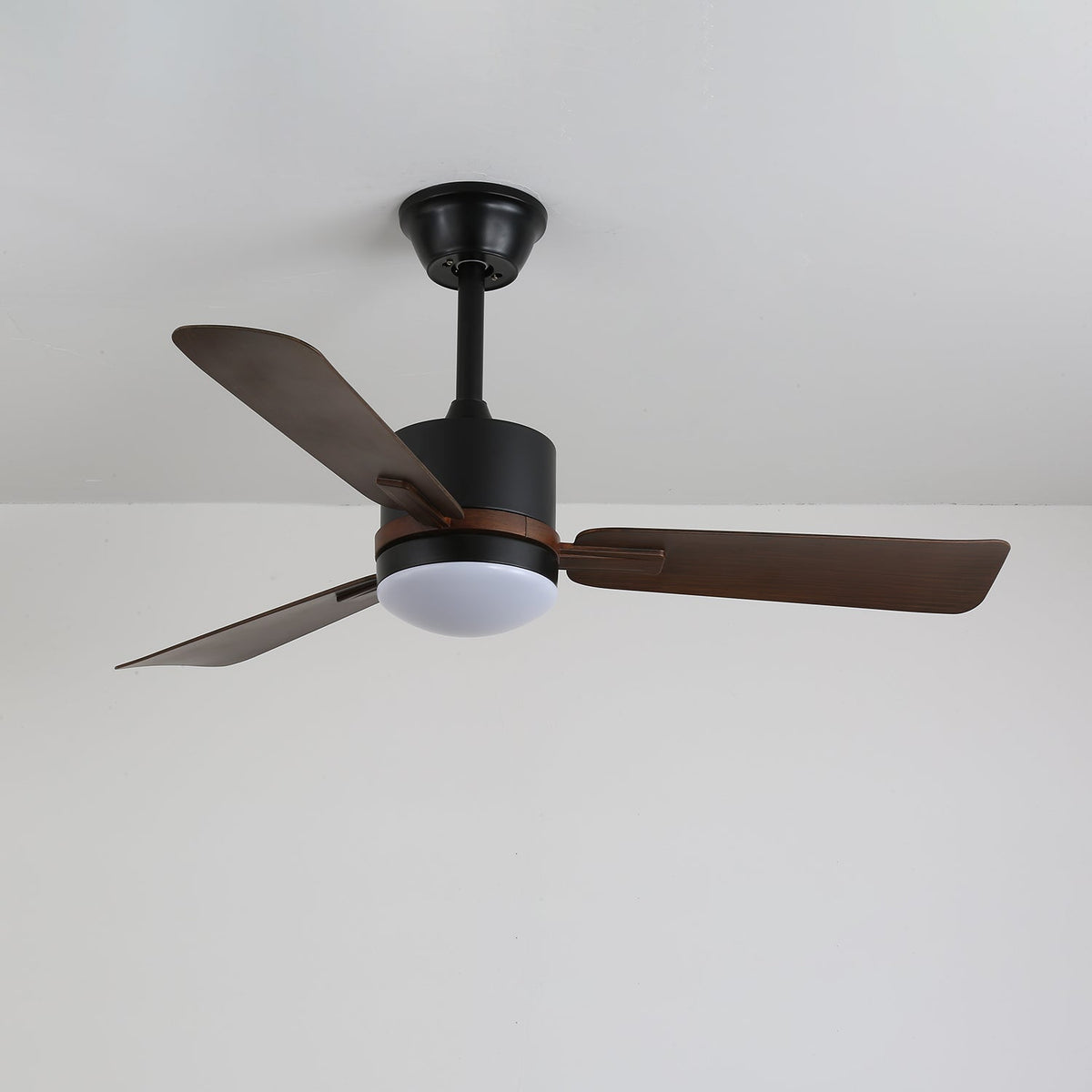 Zeyra Moderne plafondventilator met verlichting van walnoothout