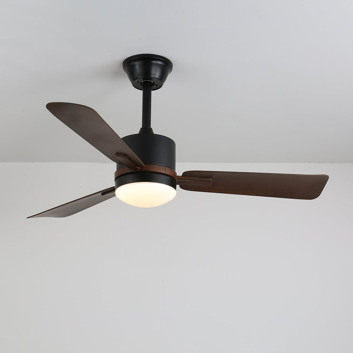 Zeyra Moderne plafondventilator met verlichting van walnoothout