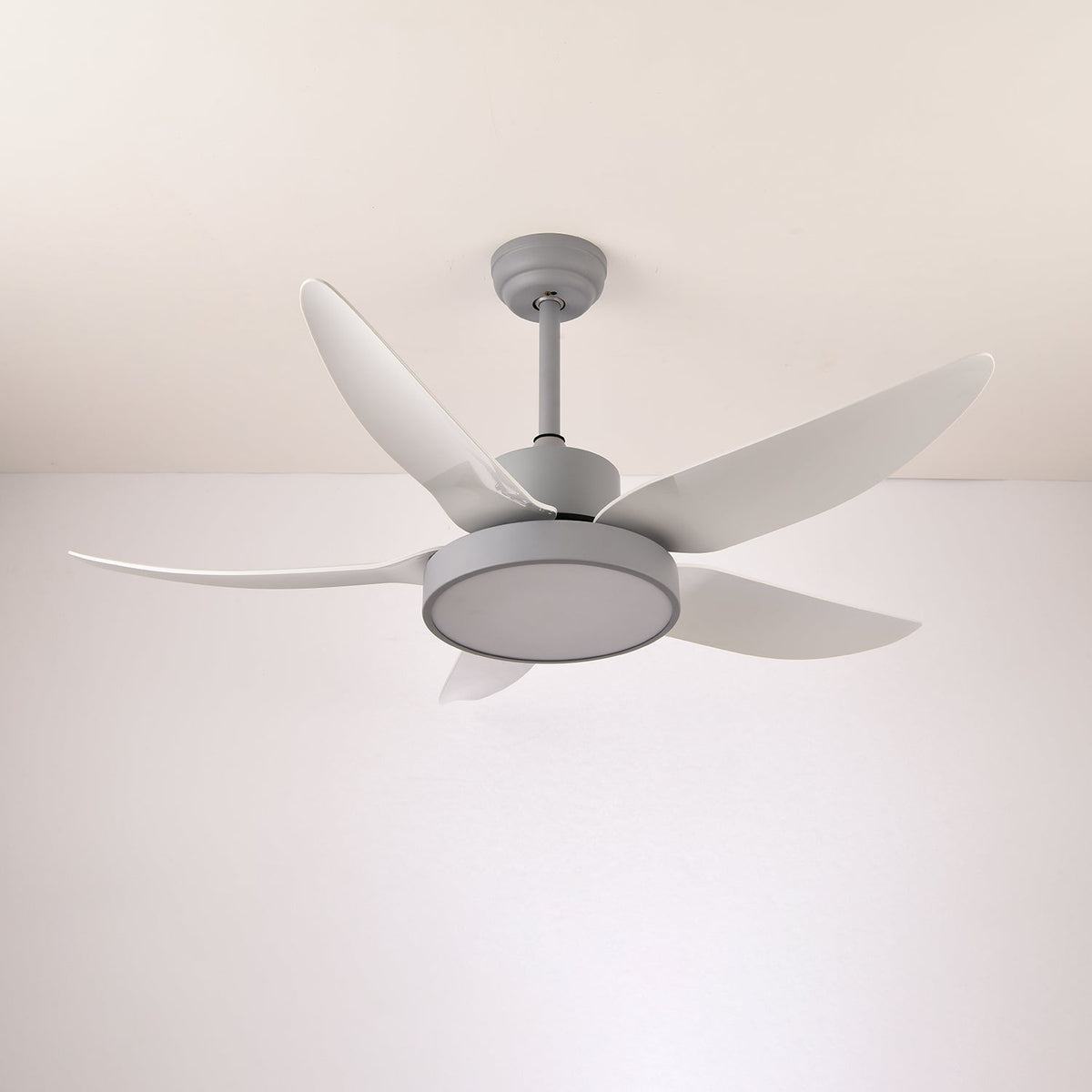 Selalise Moderne plafondventilator met verlichting