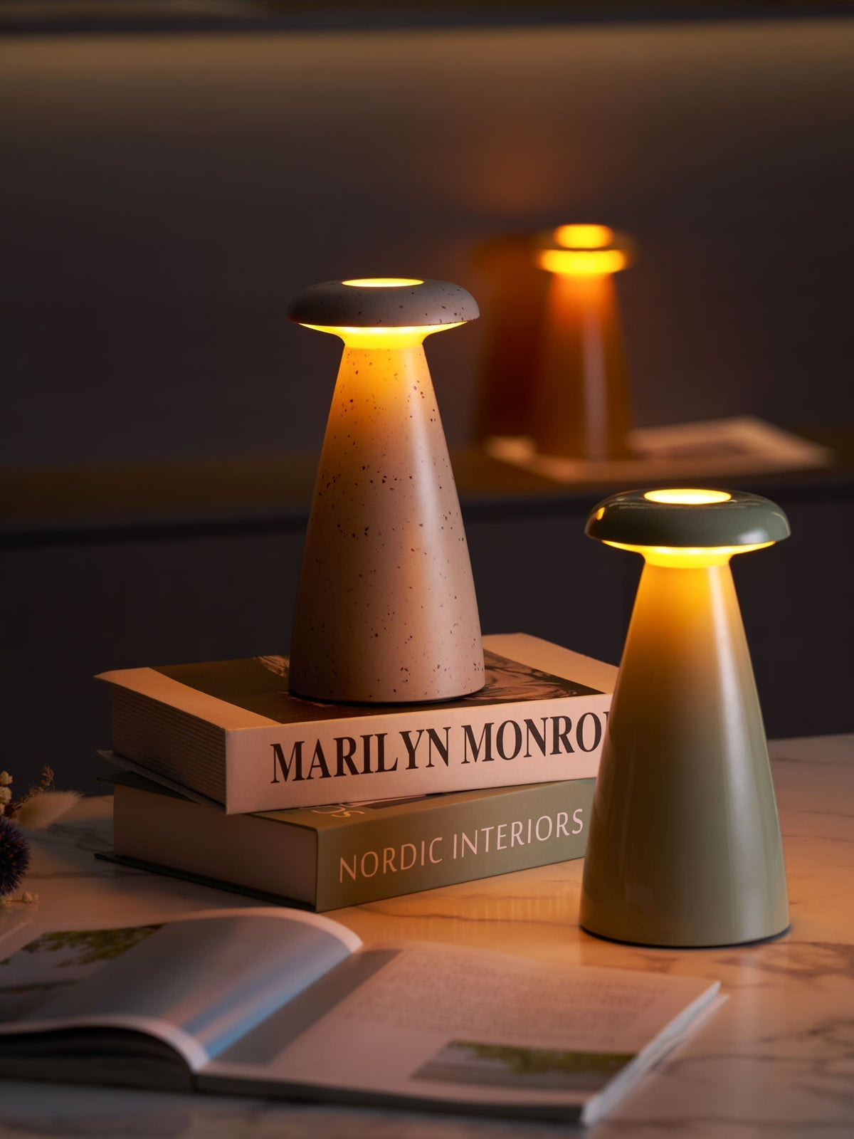 Mushroove tafellamp van keramiek in minimalistisch ontwerp