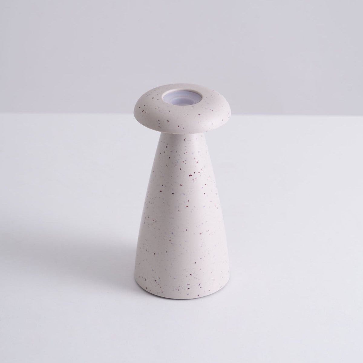 Mushroove tafellamp van keramiek in minimalistisch ontwerp