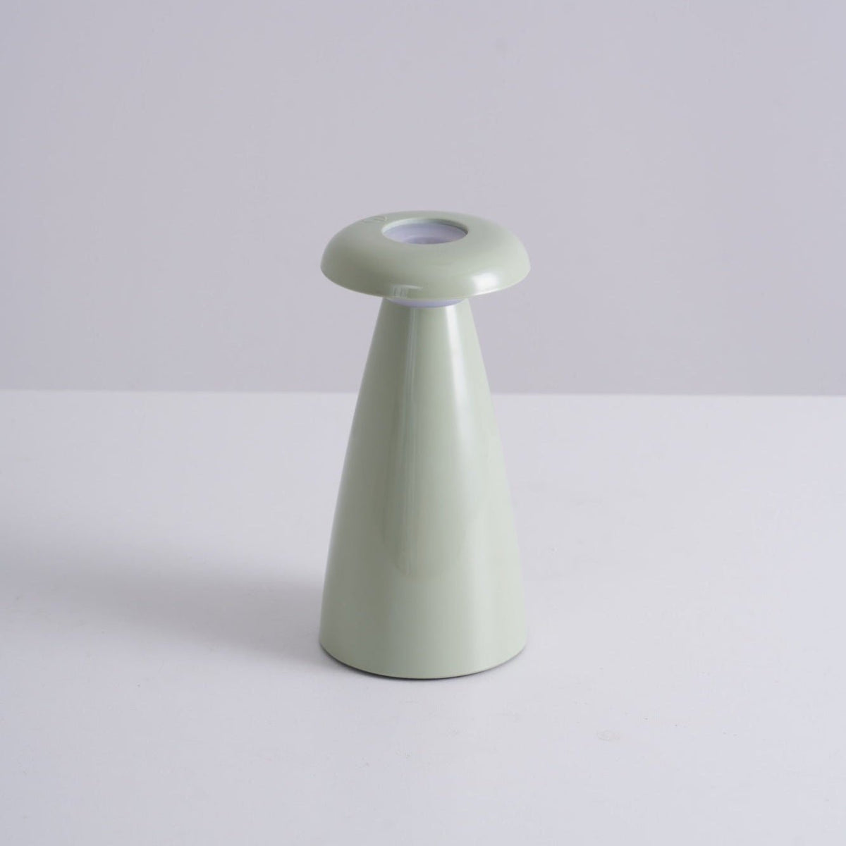 Mushroove tafellamp van keramiek in minimalistisch ontwerp