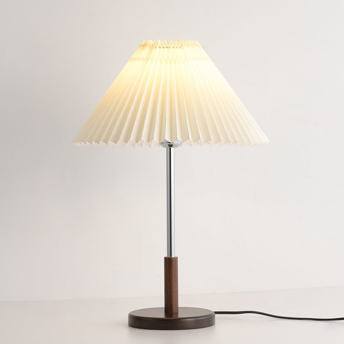 Syliriella moderne tafellamp van hout