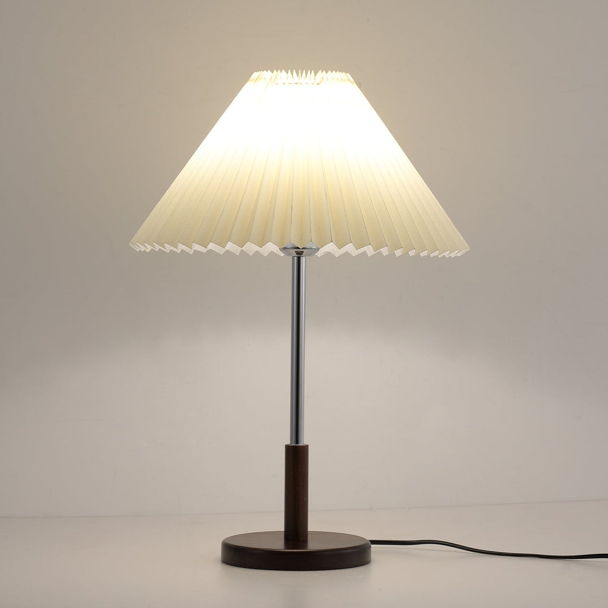 Syliriella moderne tafellamp van hout