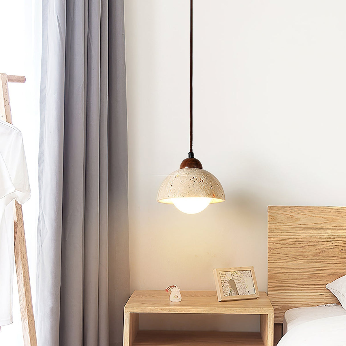 Lunex ronde hanglamp van geel travertin